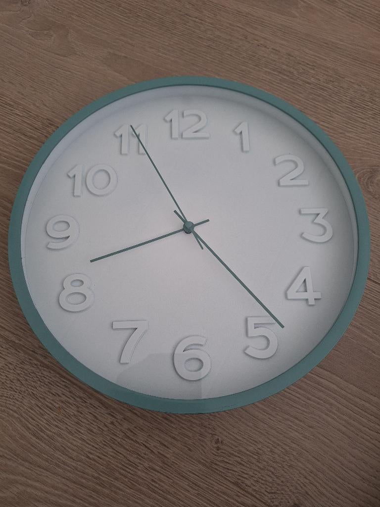 Wandklok - 30 cm, Ophalen of Verzenden, Gebruikt, Analoog, Wandklok