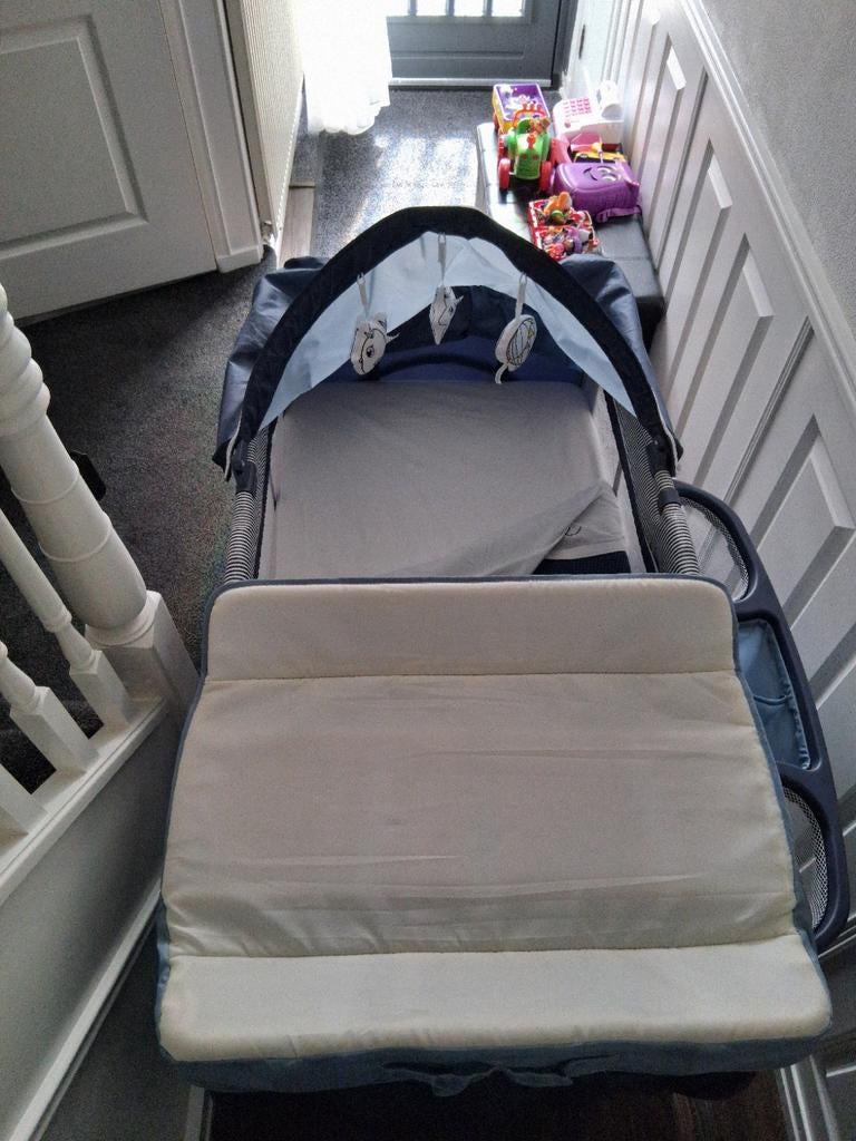 Lionelo reisbedje/box/campingbedje, Ophalen, Zo goed als nieuw, Minder dan 140 cm, Matras