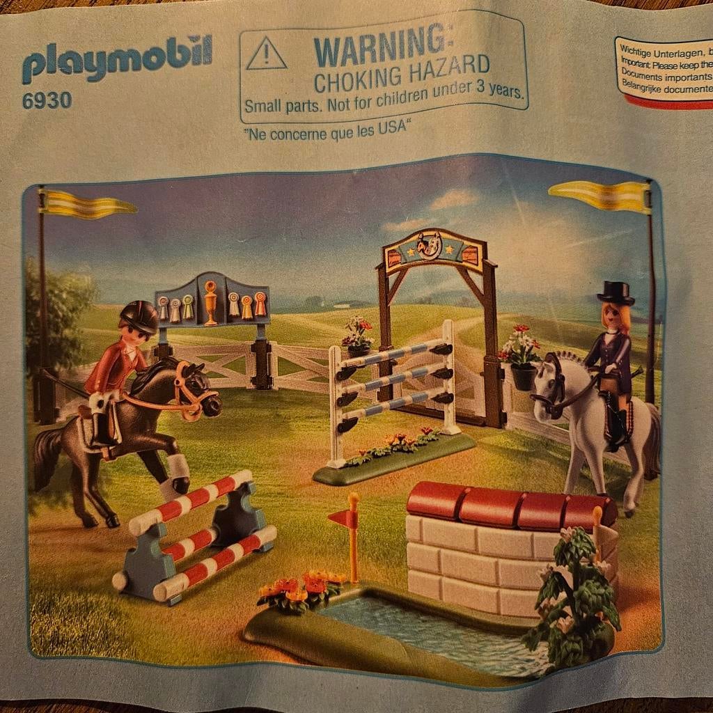 Playmobil paardenstal 2 x + springparcours 6935 / 6930 compl, Ophalen of Verzenden, Zo goed als nieuw
