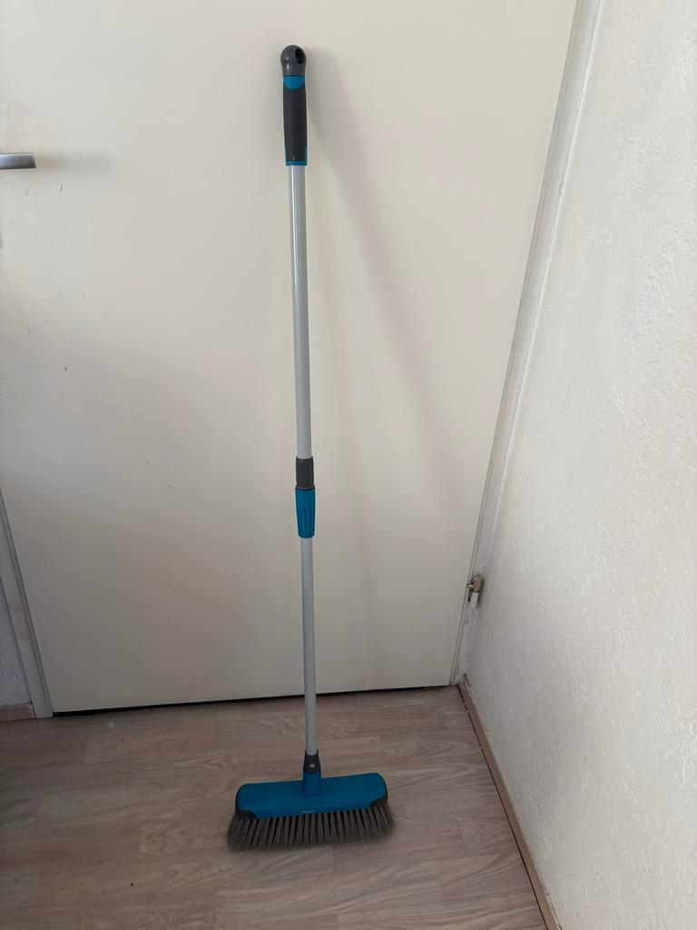 Leifheit Xtra Clean Bezem met Uitschuifbare Steel Click-Syst, Ophalen, Bezem of Borstel