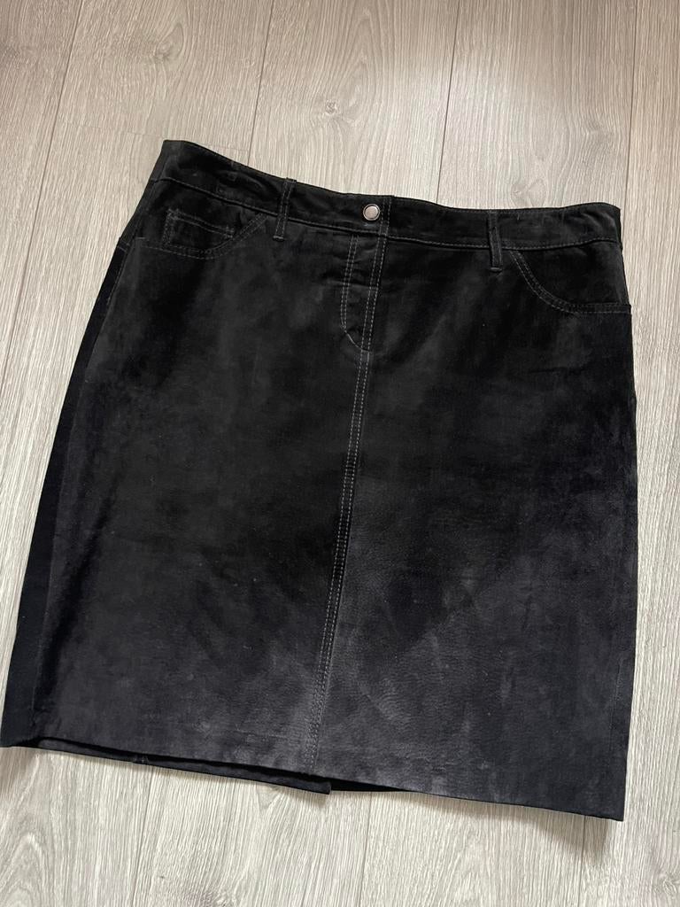 TAIFUN zwarte suede rok maat 44, Kleding | Dames, Rokken, Zwart, Maat 42/44 (L), Ophalen of Verzenden, Zo goed als nieuw