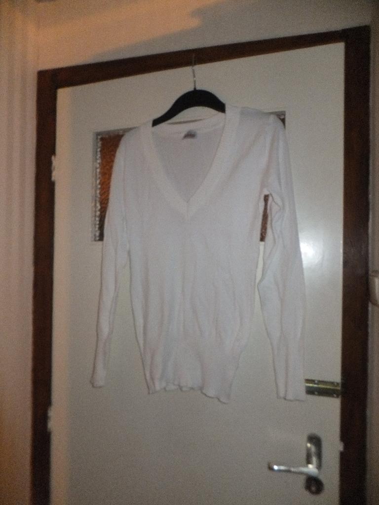 Langere trui/tuniek in wit met v-hals in maat 36 s. Rekt mee, Verzenden, Gedragen, Maat 36 (S), Wit