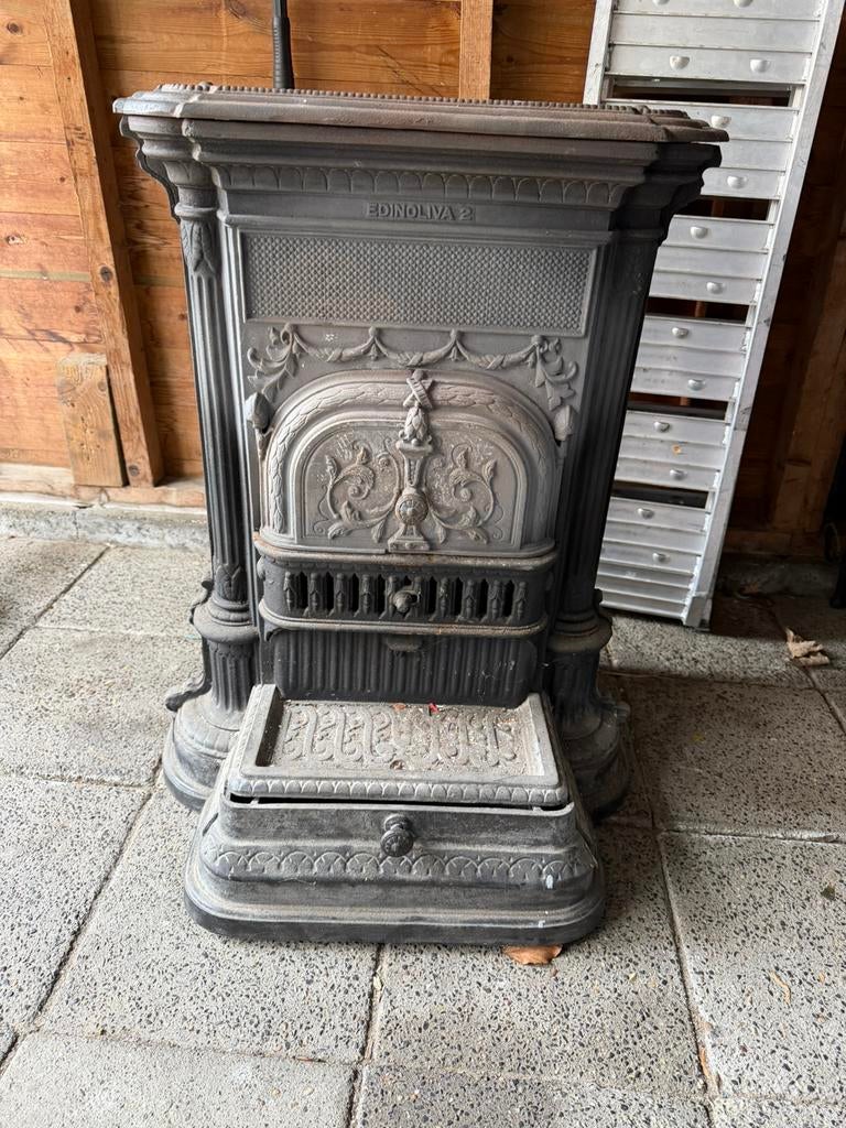 Te koop hele mooie antieke gietijzeren kachel nette staat, Huis en Inrichting, Kachels, Ophalen, Gebruikt, Houtkachel, Vrijstaand