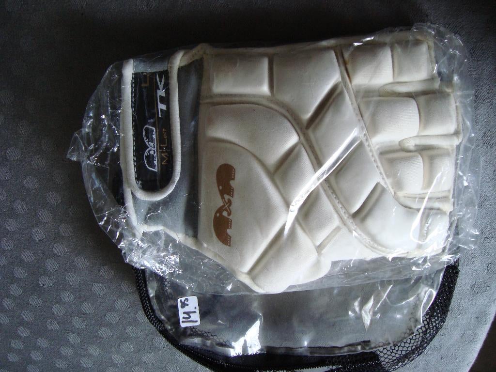 Hocky handschoen links maat m nieuw, Sport en Fitness, Hockey, Ophalen of Verzenden, Nieuw, Kleding