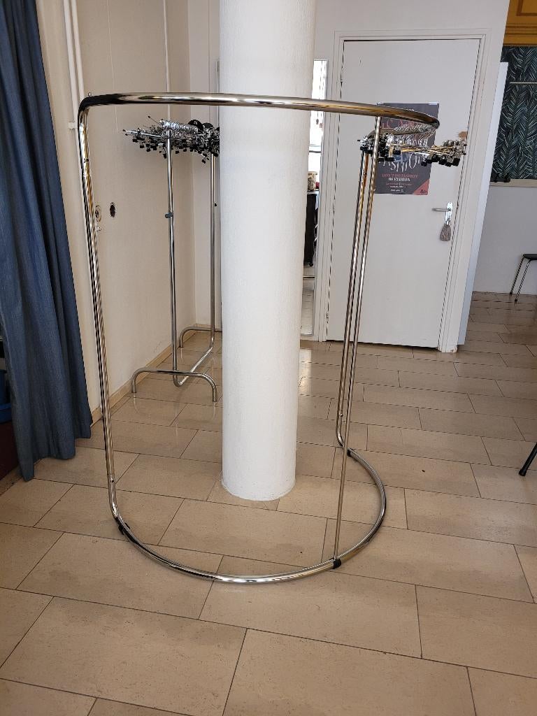 Kledingrek, Ophalen, Zo goed als nieuw, Nvt, Nvt