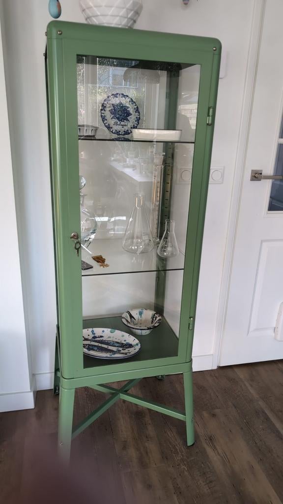 Vitrinekast Fabrikör IKEA mintgroen, Ophalen, 50 tot 100 cm, Zo goed als nieuw, Metaal