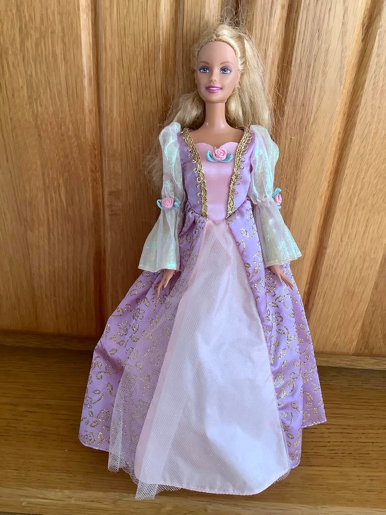 Rapunzel Barbie uit Indonesië 1999, Ophalen of Verzenden, Gebruikt, Barbie
