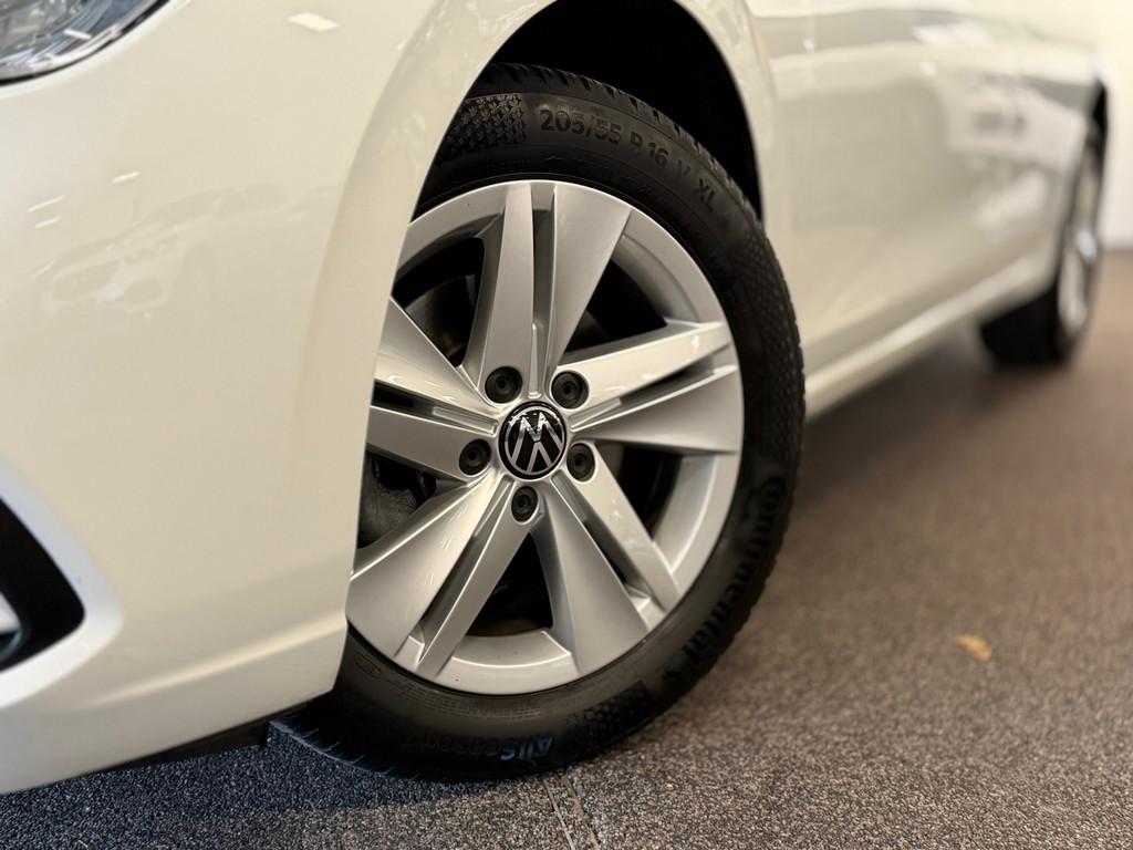 Volkswagen GOLF 1.0 TSI Business, CP NAVIGATIE, CRUISE, LED,, Auto's, Volkswagen, Voorwielaandrijving, Gebruikt, Alcantara, Wit