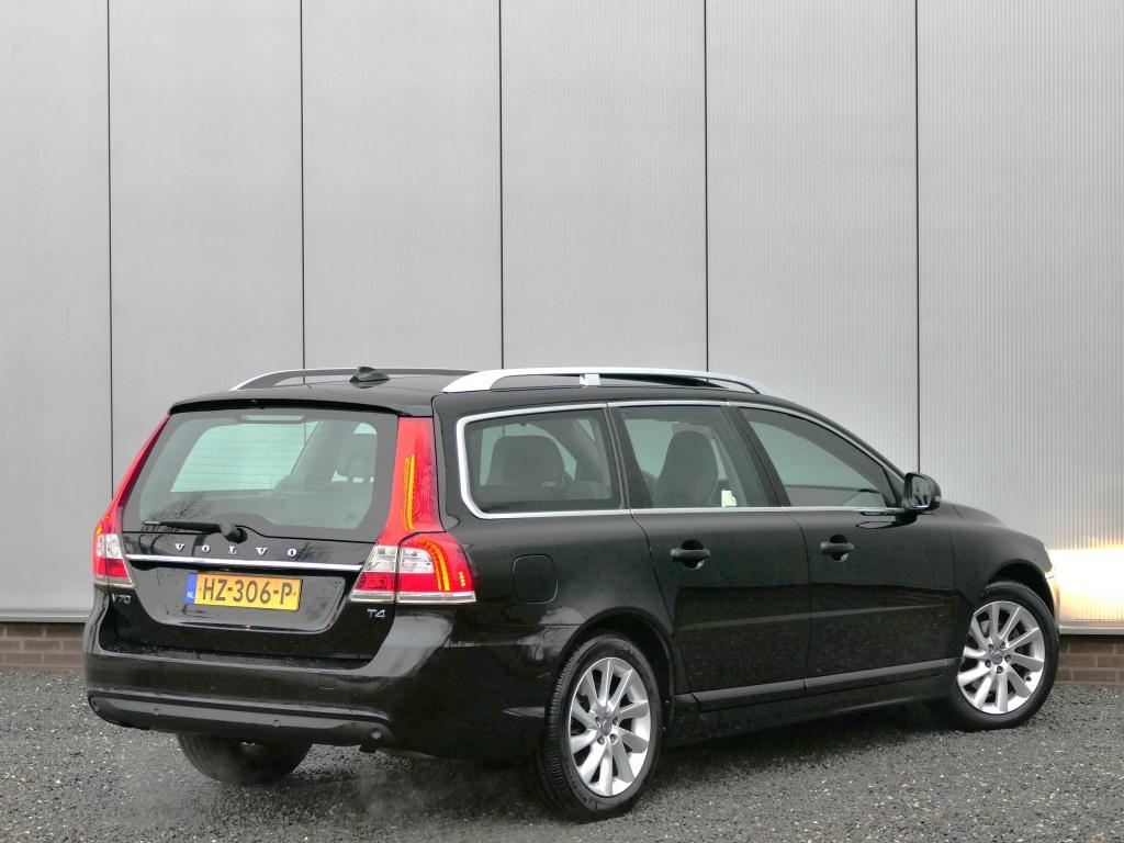 Volvo V70 2.0 T4 AUT Inscription Edition. Schuifdak / Standk, Gebruikt, Euro 6, 1969 cc, Zwart