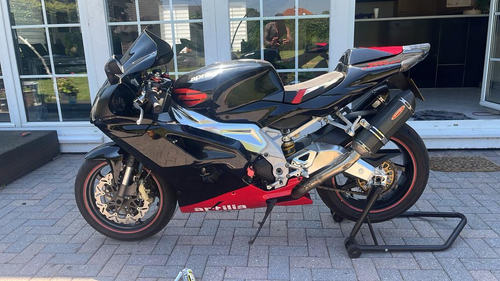 Aprilia RSV 1000 R, Motoren, Motoren | Aprilia, 2 cilinders, Sportuitlaat, Motorrijbewijs A, Super Sport