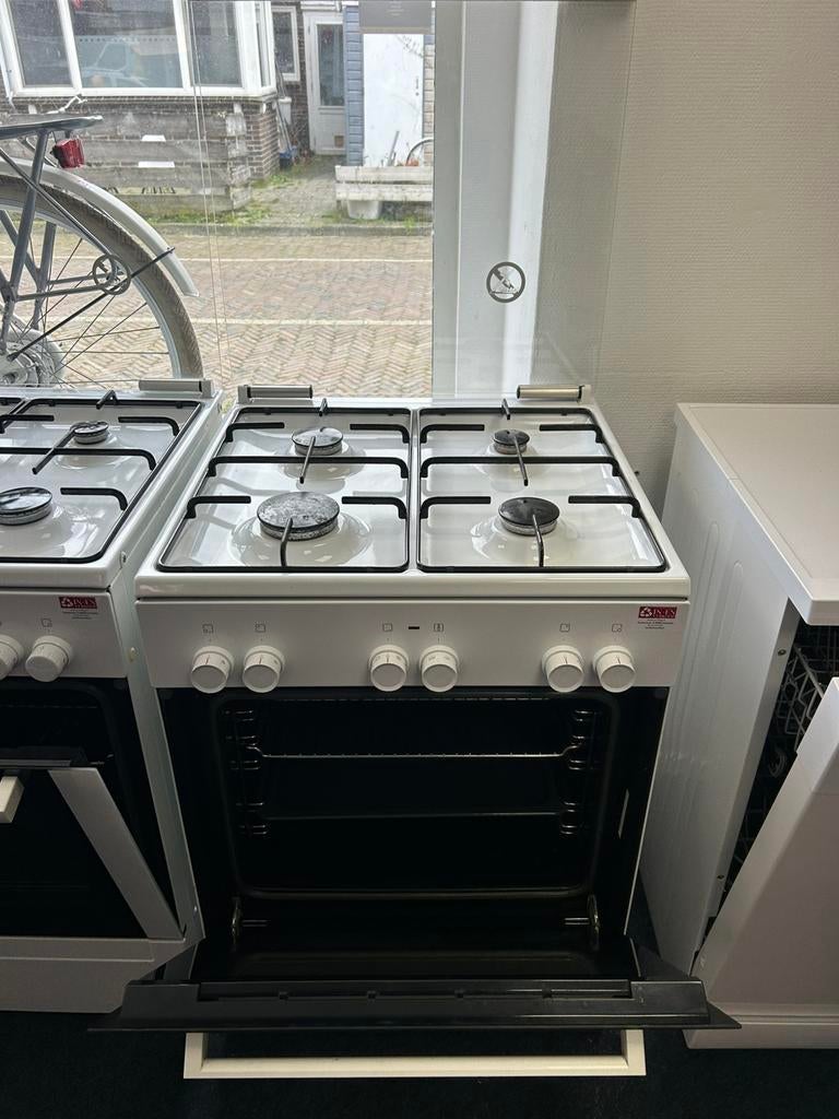 Bosch gasfornuis (inruilkoopje)incl garantie&bezorgen, Nl, Nulachtenvijftig.nl, 4 kookzones, Zo goed als nieuw