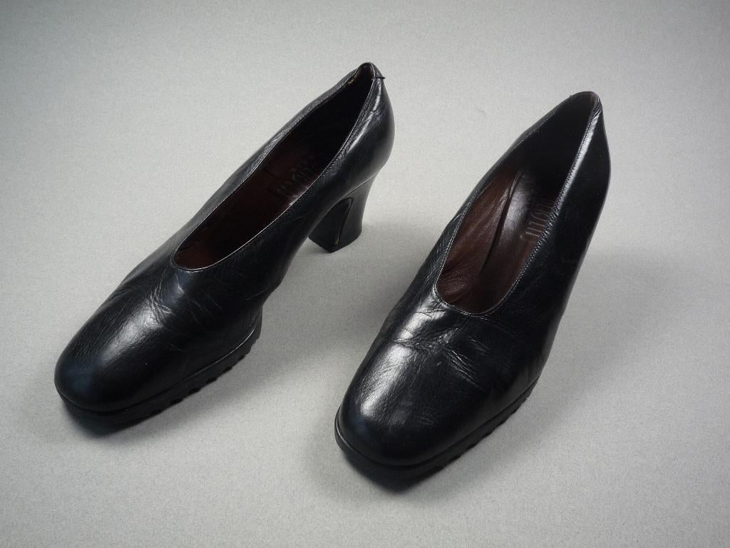 Pump zwart kalfsleer Luc Berjen maat 41, Kleding | Dames, Pumps, Verzenden, Zwart, Gedragen