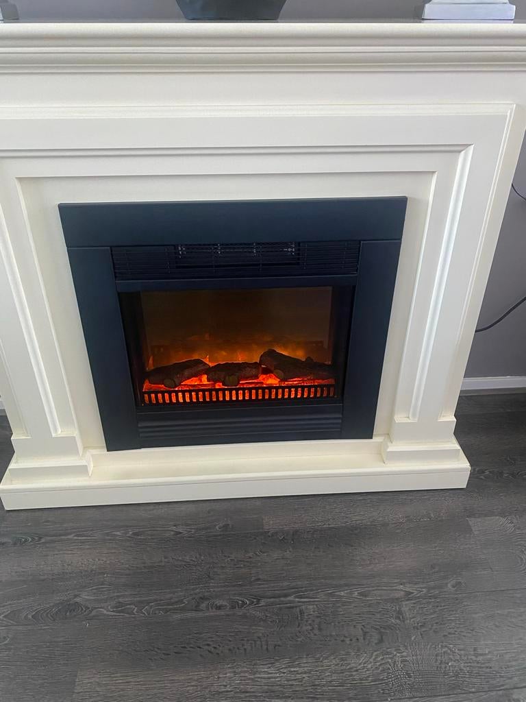 Sfeervolle schouw met elektrische kachel, Huis en Inrichting, Haarden, Ophalen of Verzenden, Gebruikt, Vrijstaande haard, Elektrische haard