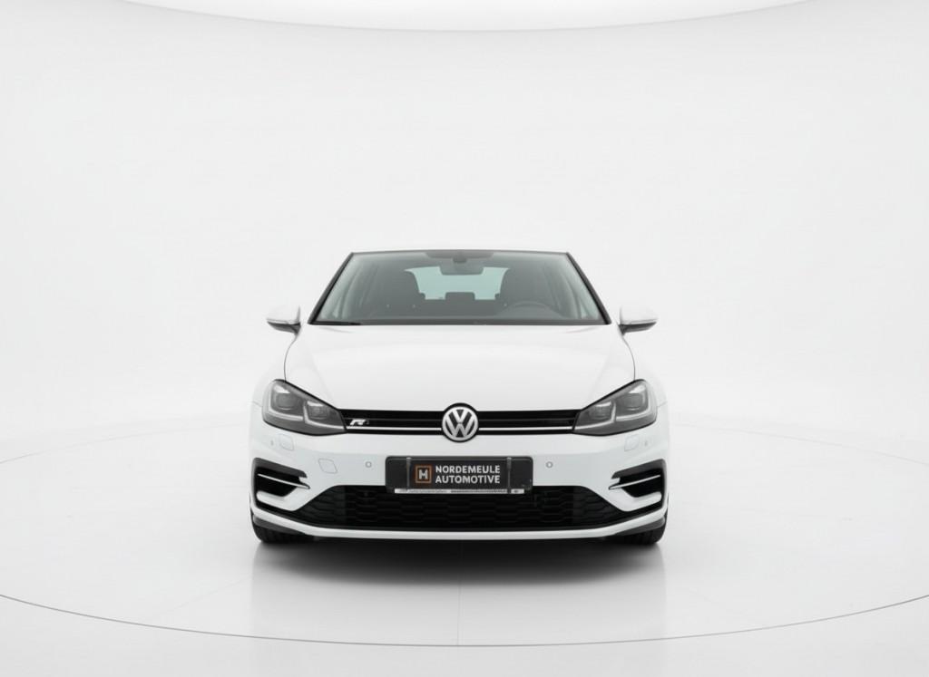 Volkswagen GOLF 1.5 TSI Highline BNS R Line, Xenon, Alcantar, Bluetooth, Euro 6, 4 cilinders, 150 pk