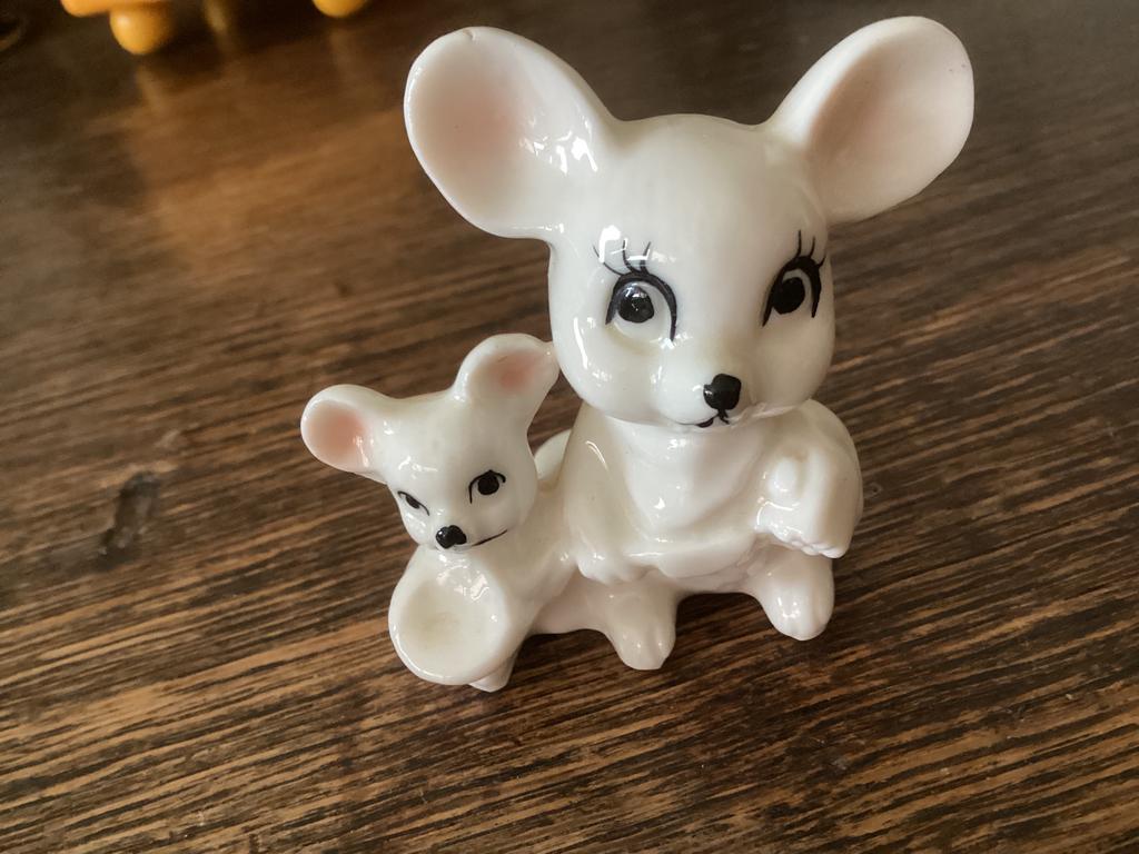 Muizen bone china porselein // hoog 5.5x6.5x4 cm, Ophalen of Verzenden, Zo goed als nieuw, Dier