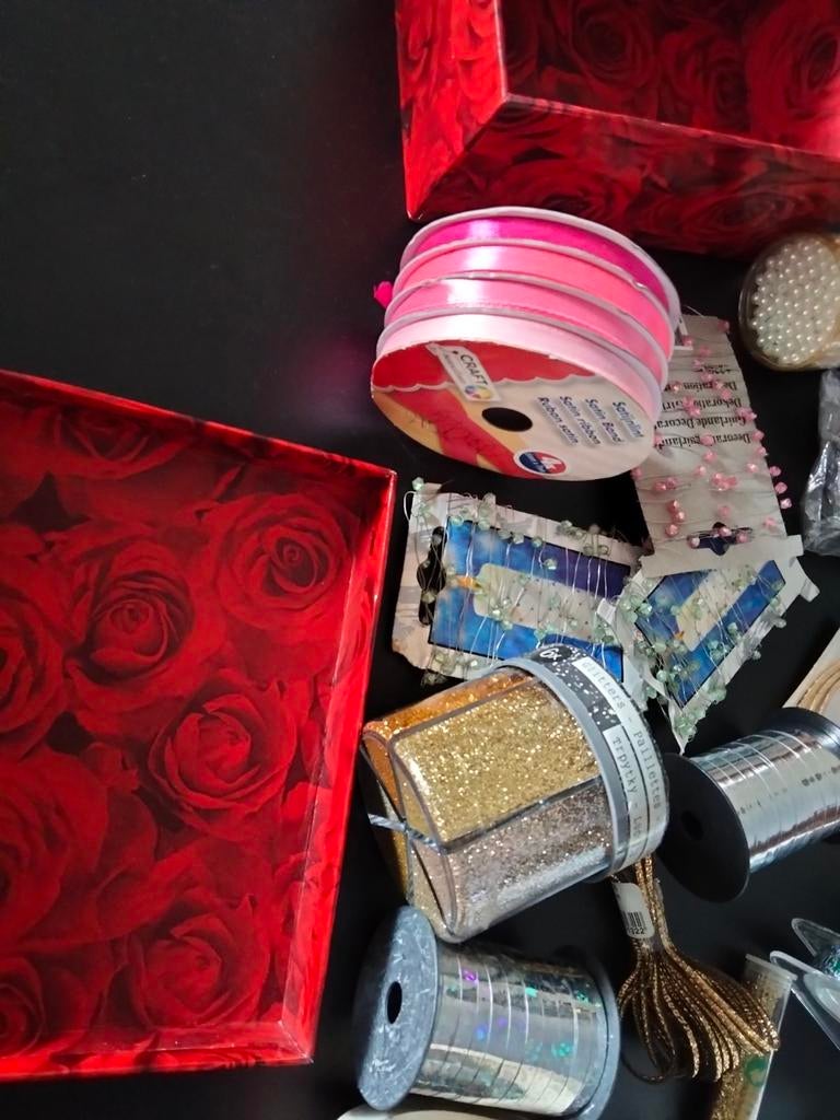 NIEUWE Ponsapparaat 6 diverse ponsen, linten etc. TEAB, Ophalen of Verzenden, Nieuw