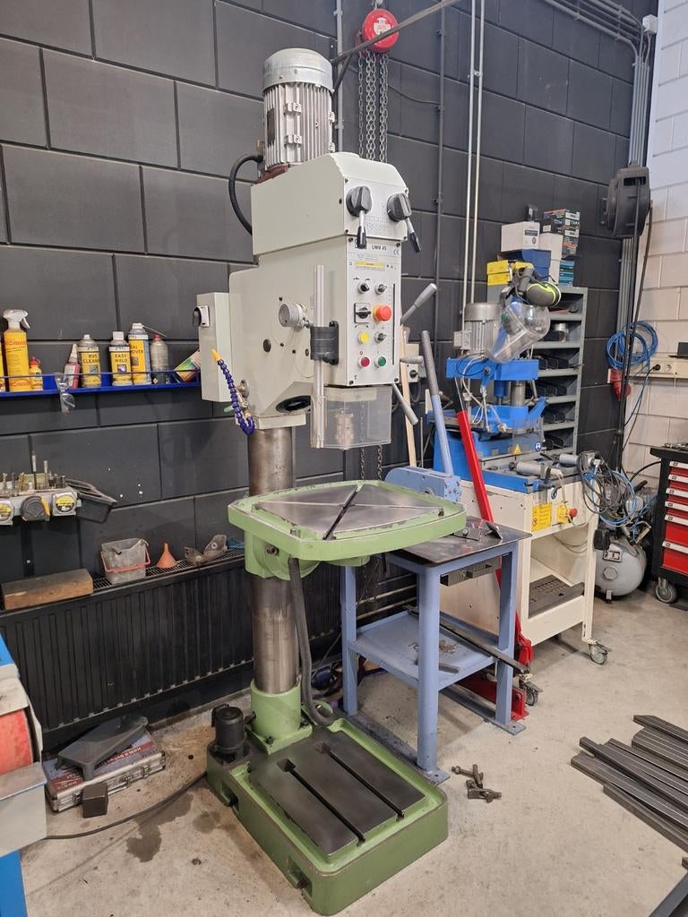 Uwm tandwiel aangedreven kolom boormachine, Ophalen, Boormachine