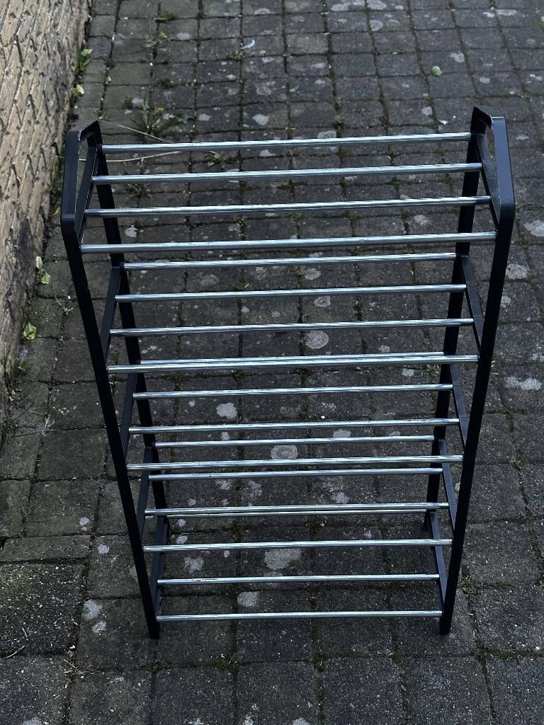 Shoe Rack, Ophalen, Gebruikt