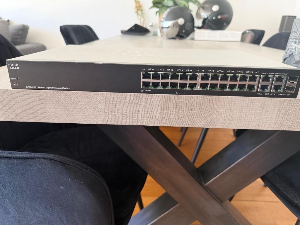 Cisco SG300-28, Ophalen of Verzenden, Gebruikt