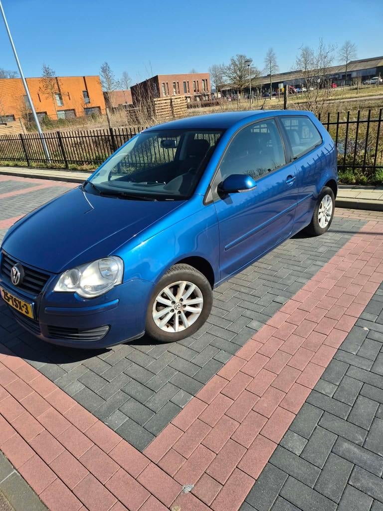 Volkswagen Polo 9n 1.4   1650€  16V 59KW 2006  80pk, Auto's, Voorwielaandrijving, 4 cilinders, Blauw, Handgeschakeld