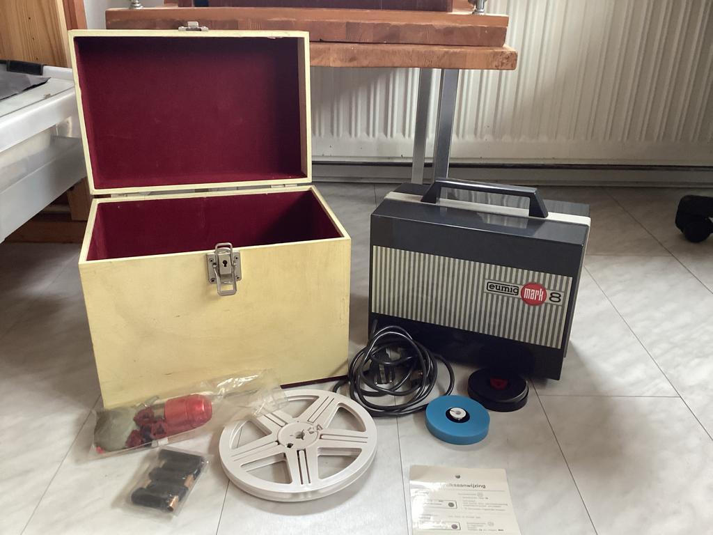 Eumig Mark 8 Super 8 projector met accessoires, Ophalen, 8mm film
