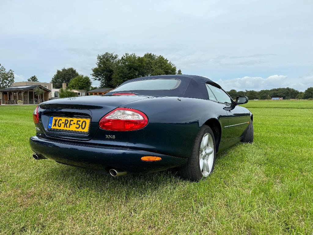 Te koop Jaguar XK8 Cabrio 4.0l, Auto's, Jaguar, Achterwielaandrijving, Blauw, Leder, Particulier