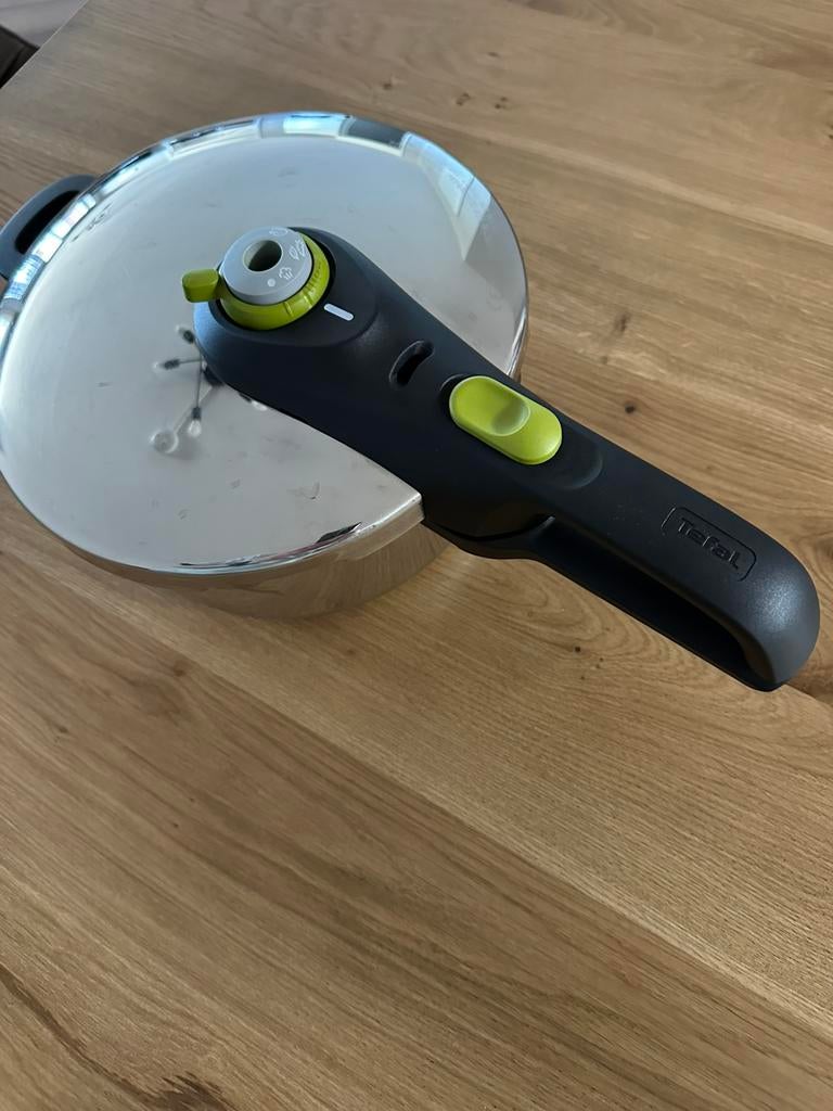 Snelkookpan Tefal 4 liter, Ophalen of Verzenden, Zo goed als nieuw, Rvs, Kookpan of Snelkookpan