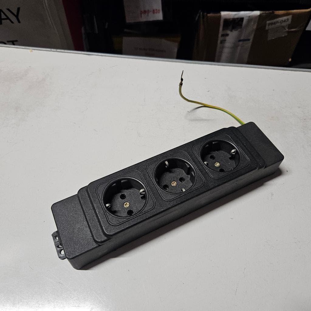 5x 3-voudige stekkerdoos met doorlussnoeren en aansluitsnoer, Ophalen of Verzenden, Gebruikt