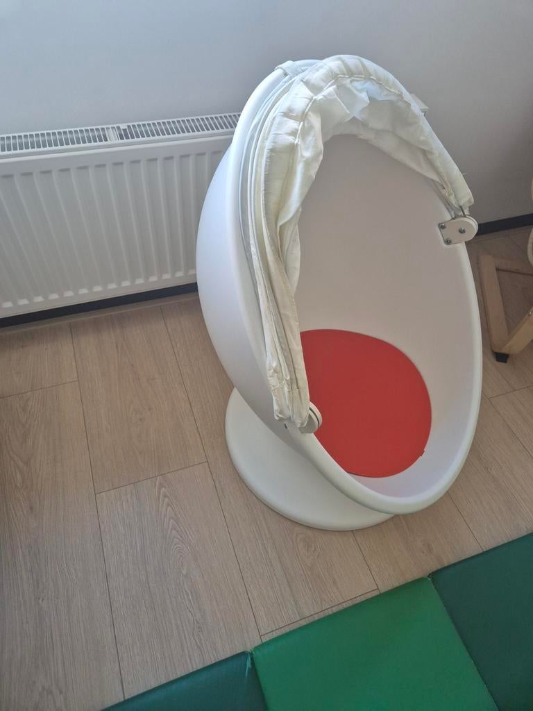 IKEA Draaistoel Ekorre - Wit met rode zitvlak, Stof, Gebruikt, Modern, Speels, Wit