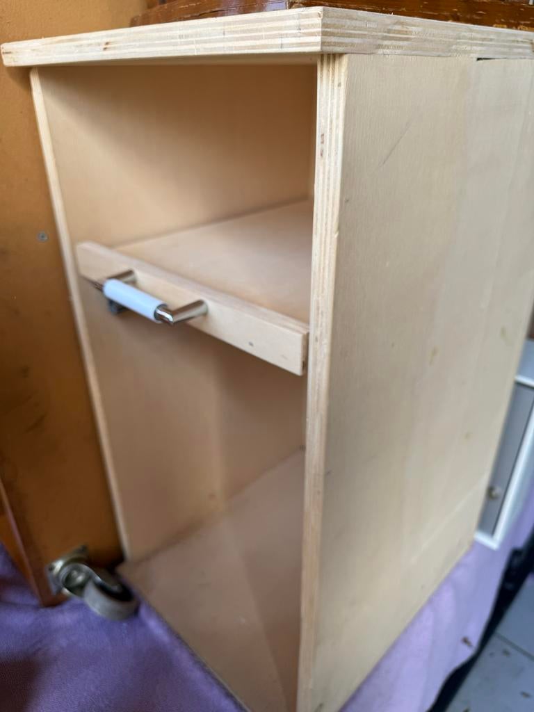 Zeer handig kastje smal leuke opknapper, Ophalen of Verzenden, Gebruikt