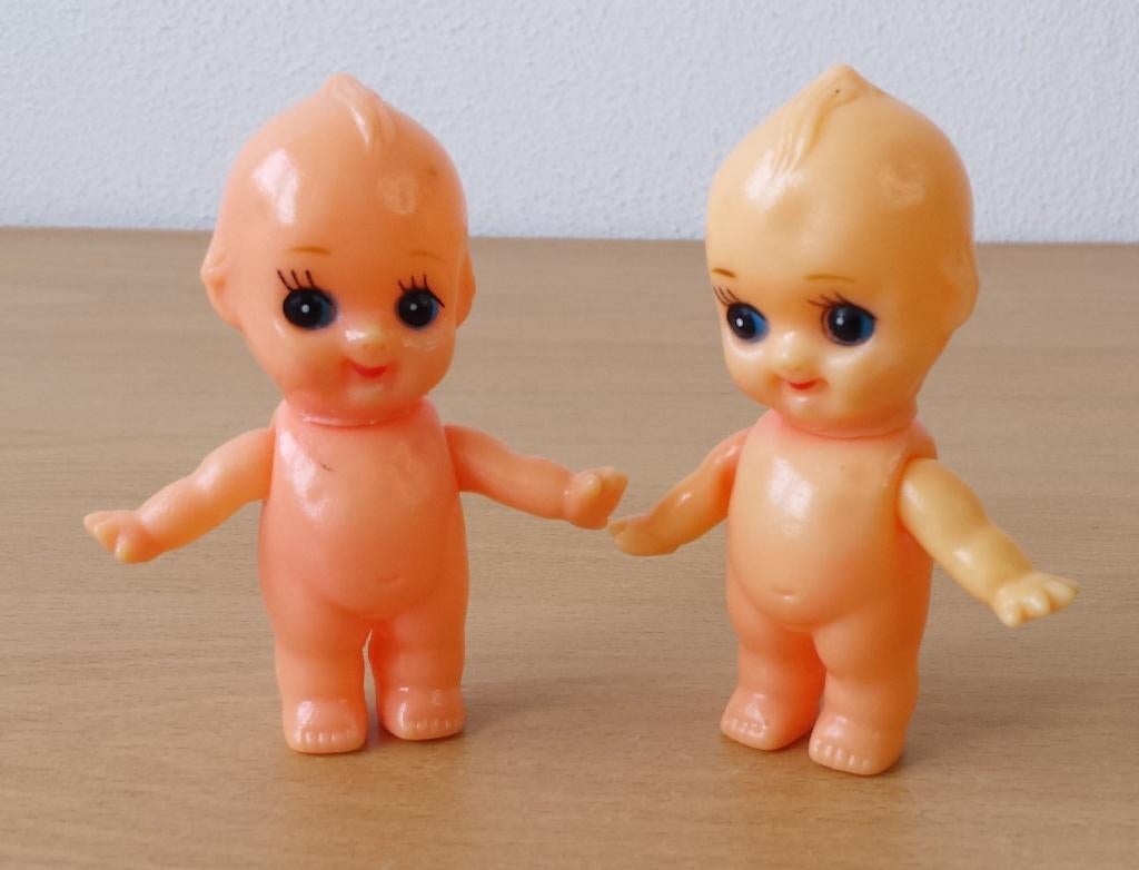 2 Kewpie Poppetjes met Vleugels - hard celluloid - 8,5 cm, Verzamelen, Poppen, Gebruikt, Ophalen of Verzenden, Nvt, Pop