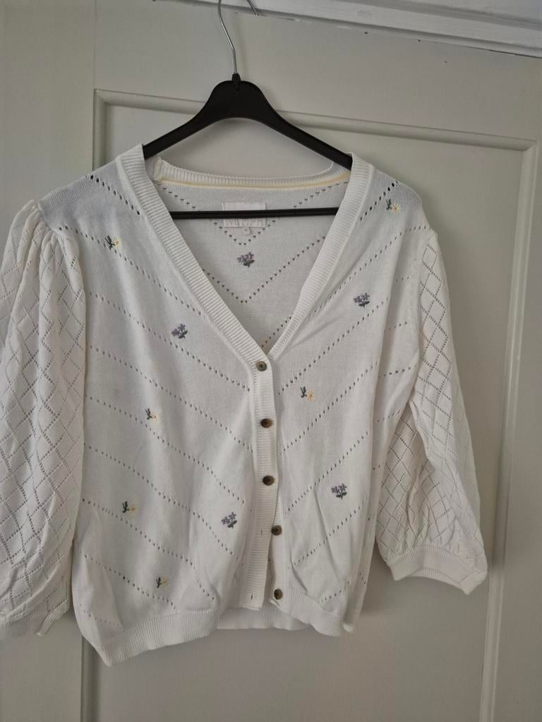 Off White vest met bloempatroon en ajour breisel. Maat m. Va, Wit, Maat 46/48 (XL) of groter, Ophalen of Verzenden, Zo goed als nieuw