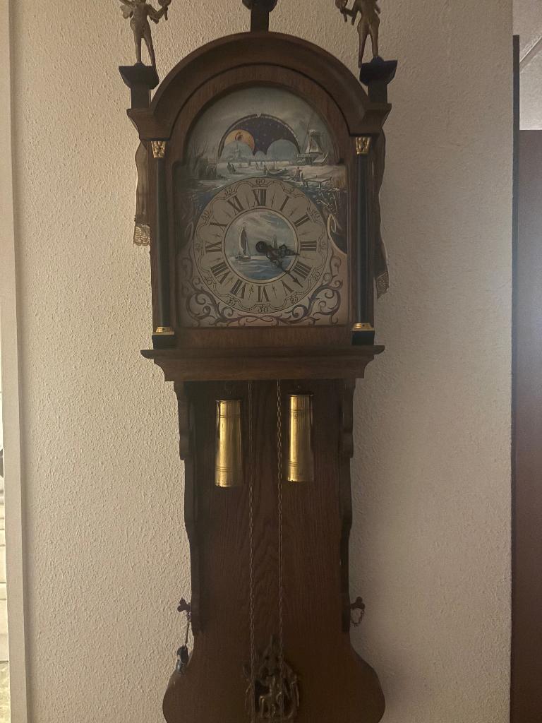 Friese staartklok, Ophalen