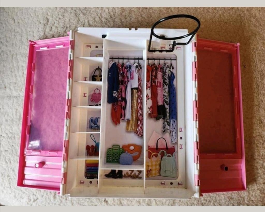 Barbie Wardrobe Kast ZGAN, Ophalen of Verzenden, Zo goed als nieuw, Poppenhuis