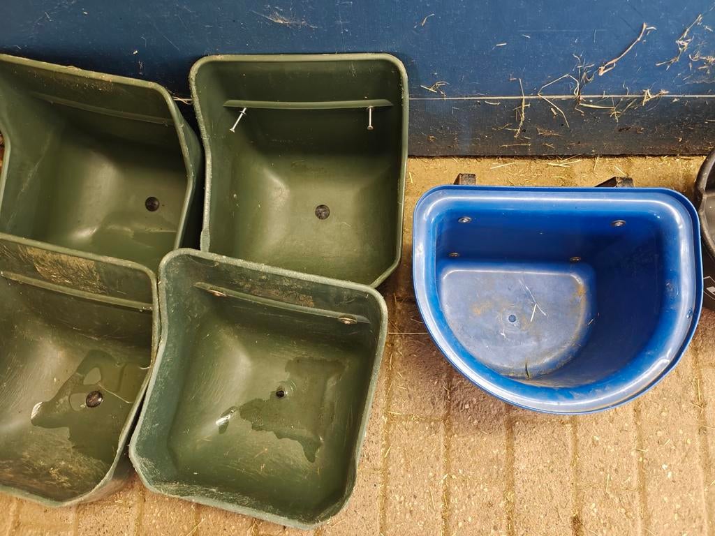 Drinkbak of voerbak voor paarden/ pony's of geiten ofzo, Ophalen of Verzenden, Gebruikt