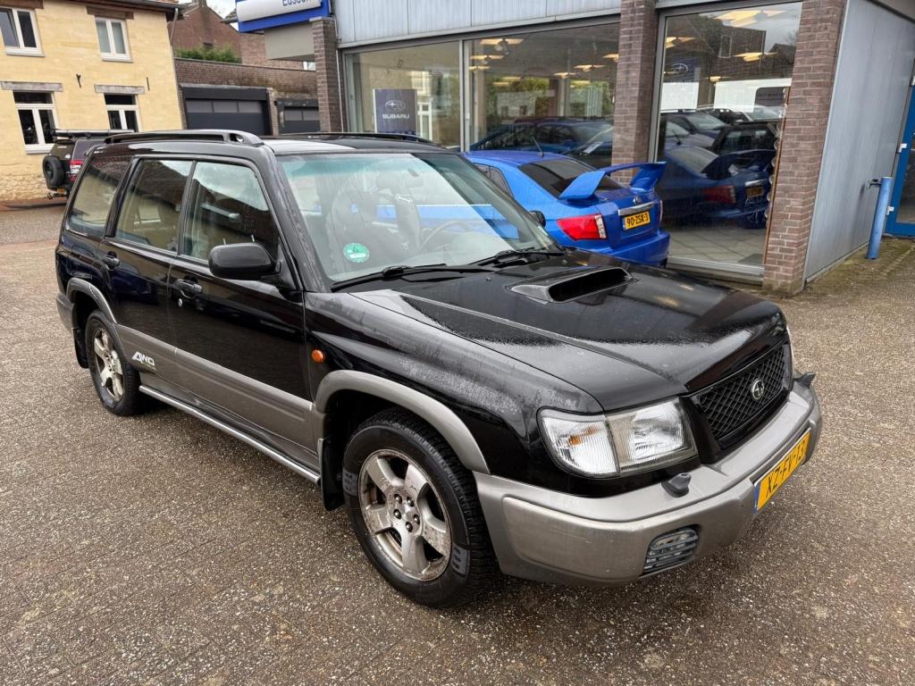 Subaru Forester 2.0 AWD S-Turbo bas. (bj 1999), Zwart, Handgeschakeld, Startonderbreker, 170 pk