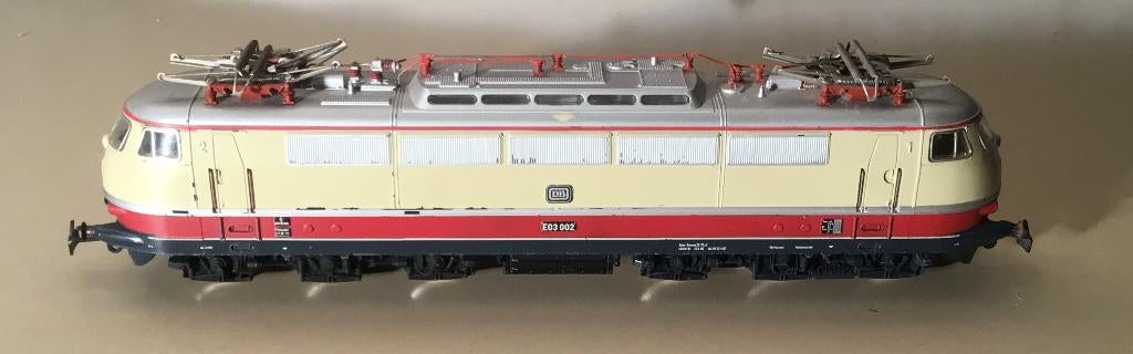 Märklin H0 # 3053 TEE Sneltreinlok DB Br: E 03 beige/rood, Wisselstroom, Gebruikt, Locomotief, Ophalen of Verzenden