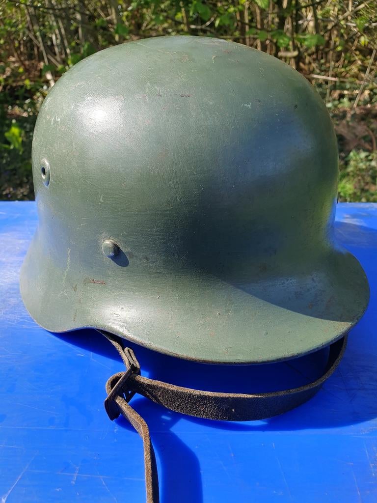 Duitse helm Q66, naoorlogs doorgebruikt, Ophalen of Verzenden, Duitsland, Helm of Baret