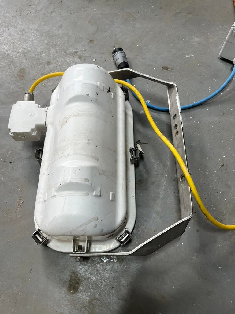 Schijnwerper 230volt, Ophalen of Verzenden, Zo goed als nieuw