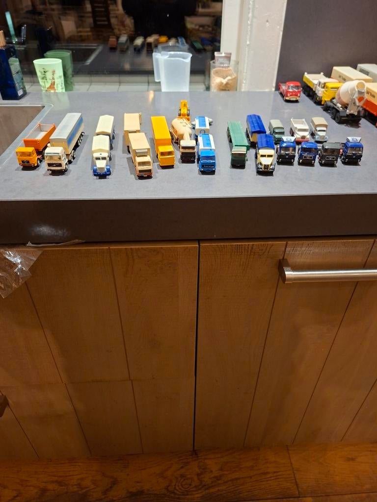 Grote partij Wiking en Herpa vrachtwagens 1:87 (18 stuks), Hobby en Vrije tijd, Modelauto's | 1:87, Gebruikt, Bus of Vrachtwagen