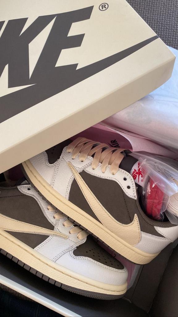 Travis Scott/Jordan 1 Low, Ophalen of Verzenden, Nieuw, Overige kleuren, Sneakers of Gympen