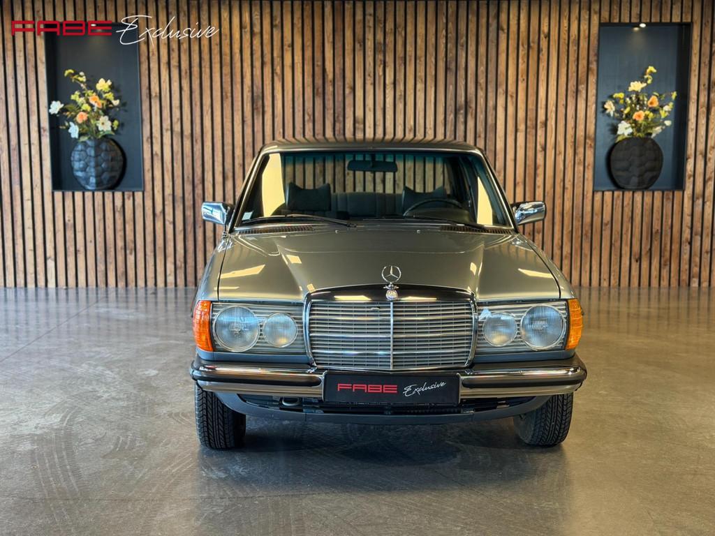 Mercedes-Benz 200-280 (W123) 250 Automaat/1e Eigenaar/Automa, Automaat, Achterwielaandrijving, Gebruikt, 2525 cc