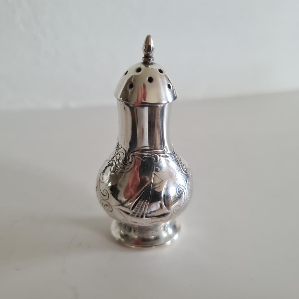 Antiek miniatuur zilveren tafelstrooier met Zeilschip 5,5cm, Ophalen of Verzenden, Zilver
