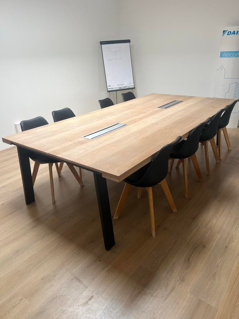 Grote eettafel/vergader tafel met industrie zwarte poten, Gebruikt, Eikenhout, 200 cm of meer, Ophalen of Verzenden