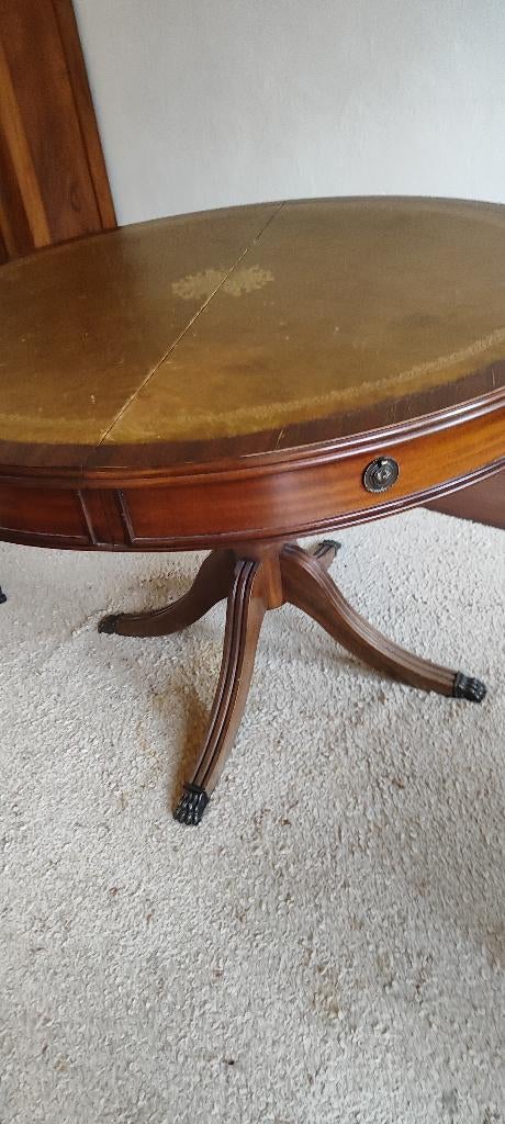 Vintage ronde tafel met leren blad, Antiek en Kunst, Ophalen