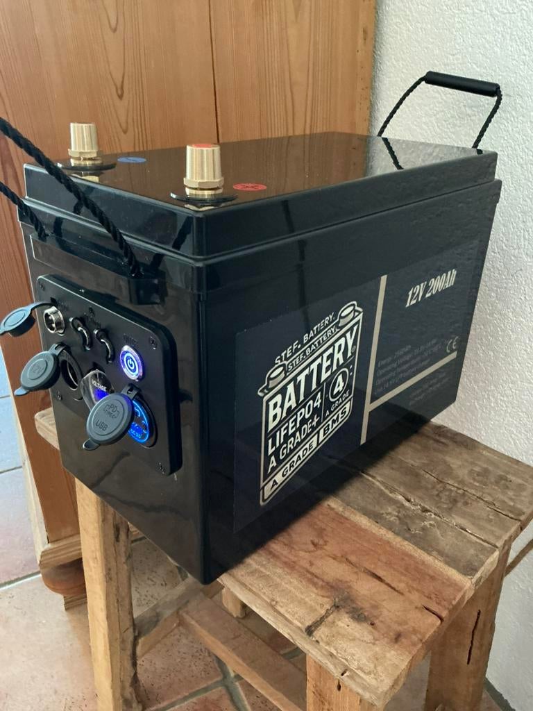 12 Volt 200Ah LiFePo4 Accu met LCD scherm of extra optie USB, Ophalen of Verzenden, Nieuw