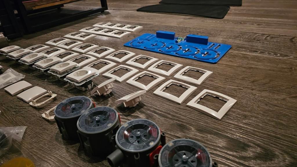 Nieuwe Berker Elektra - Stopcontacten, Schakelaars, UTP, Ophalen of Verzenden, Nieuw, Stopcontact