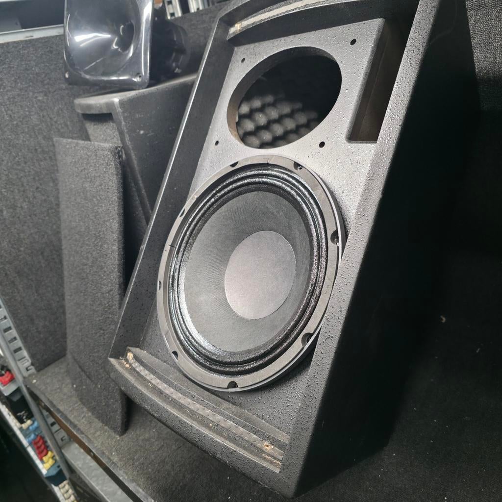 SPEAKER KASTEN 10 inch leeg !!



10x, Ophalen, 120 watt of meer, Front, Rear of Stereo speakers, Overige merken