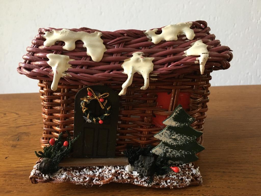 Rieten Mand in de vorm van een "Kersthuis" Nieuw, Ophalen of Verzenden, Nieuw