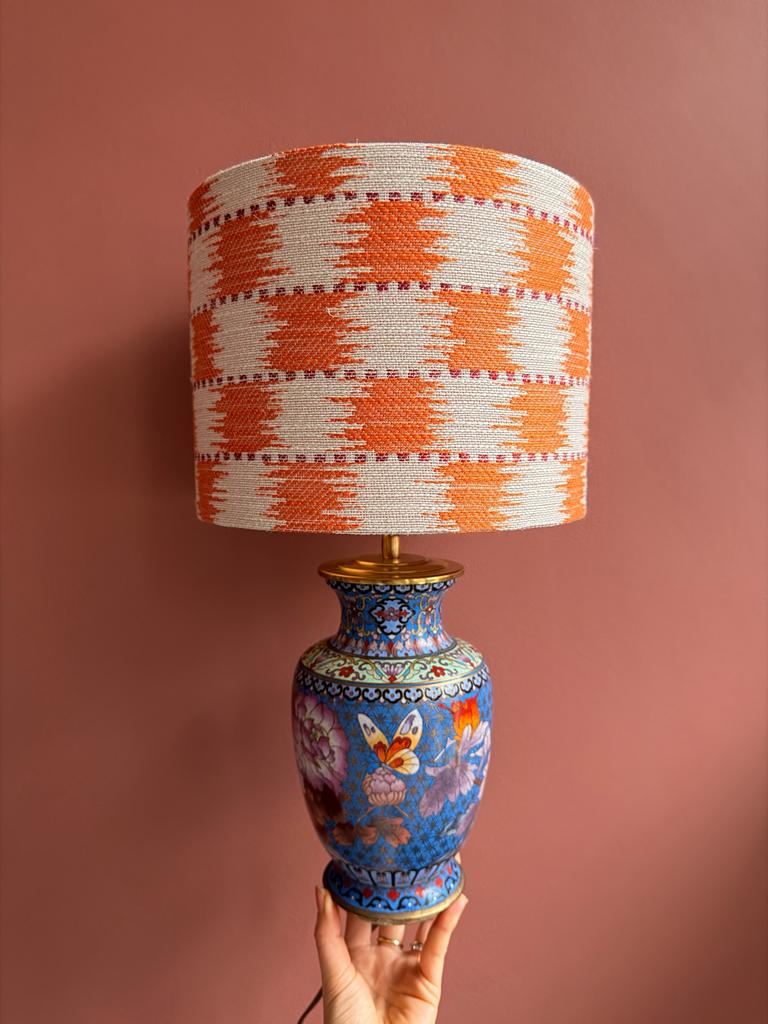Cloisonné vaas-lamp met oranje lampenkap, Antiek en Kunst, Antiek | Lampen, Ophalen of Verzenden